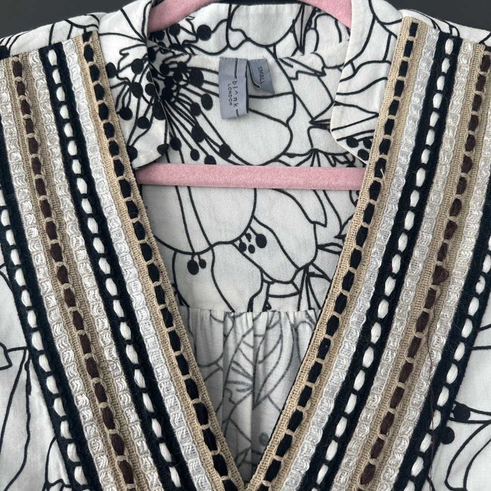 Anthropology- Embroidery v neck top